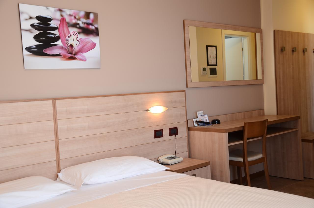 Hotel Mirage 밀라노마리티마 외부 사진