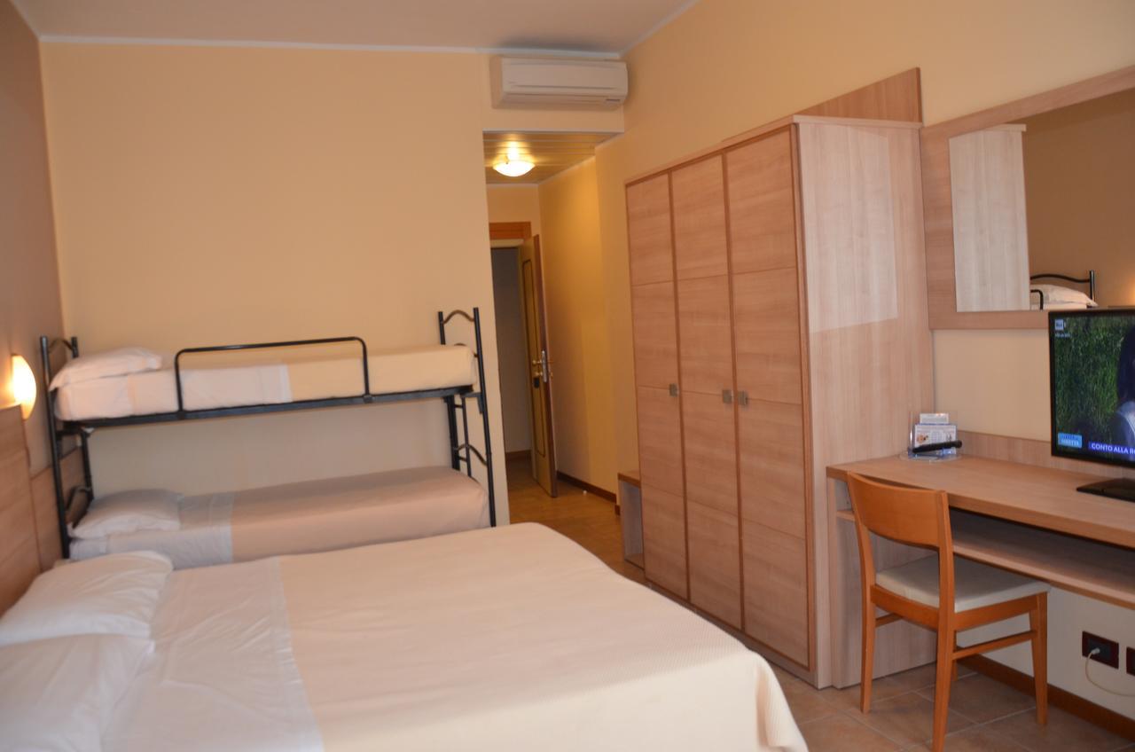 Hotel Mirage 밀라노마리티마 외부 사진